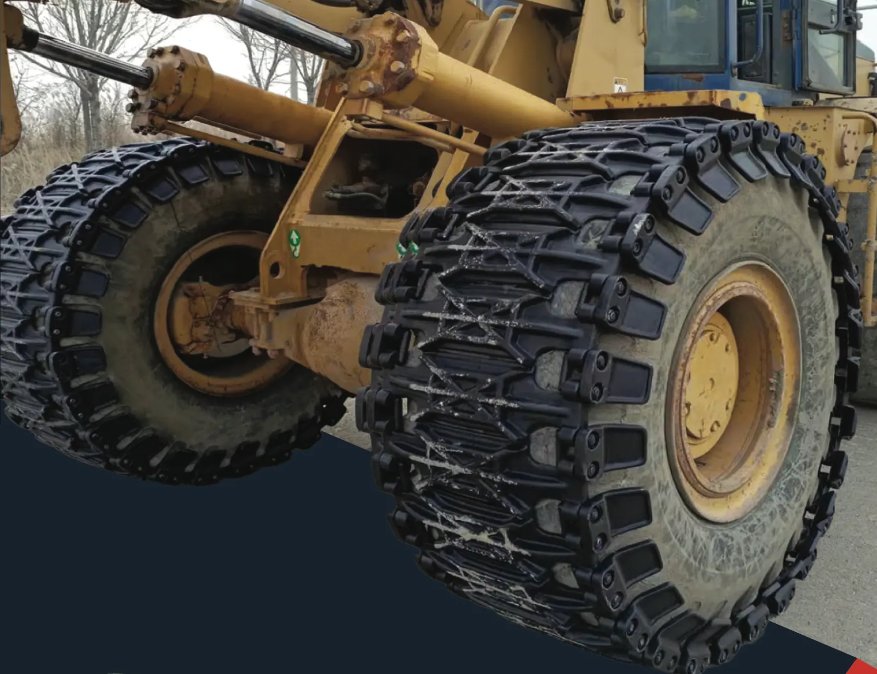 Mining equipment tire protection chain detail